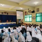 Cegah Cyberbullying bagi Remaja, Diskominfotik Gelar Sosialisasi Keamanan Informasi di SMPN 1 Ngawi