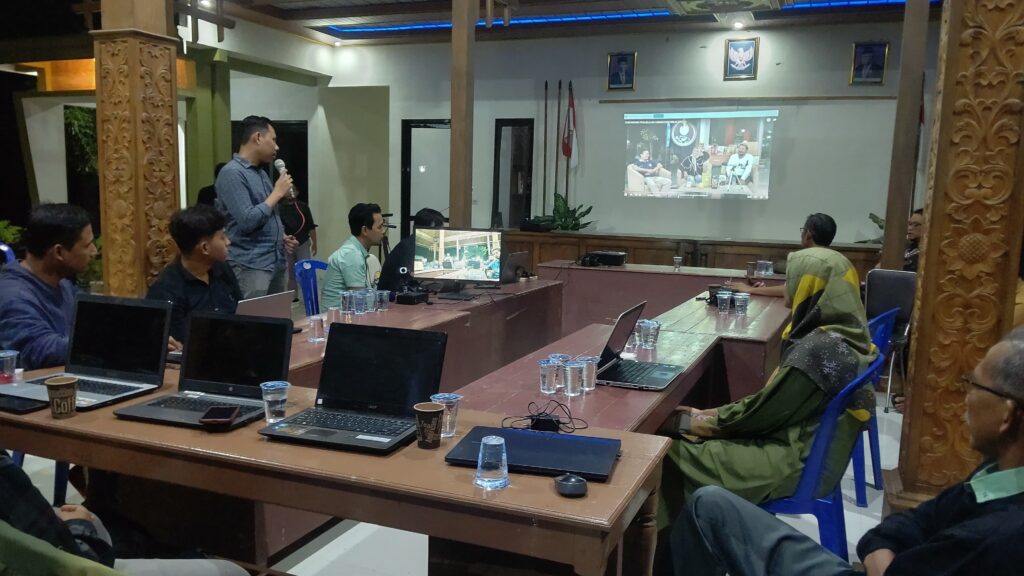 Pelatihan Pendampingan Pemanfaatan Multimedia dan Aplikasi di Kecamatan Pangkur
